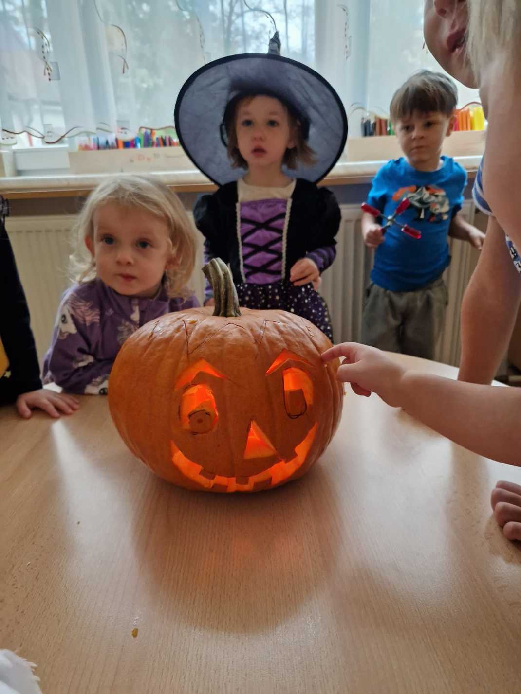 4ffb6327 6bfb 493c 86f0 cebe35ddb01c